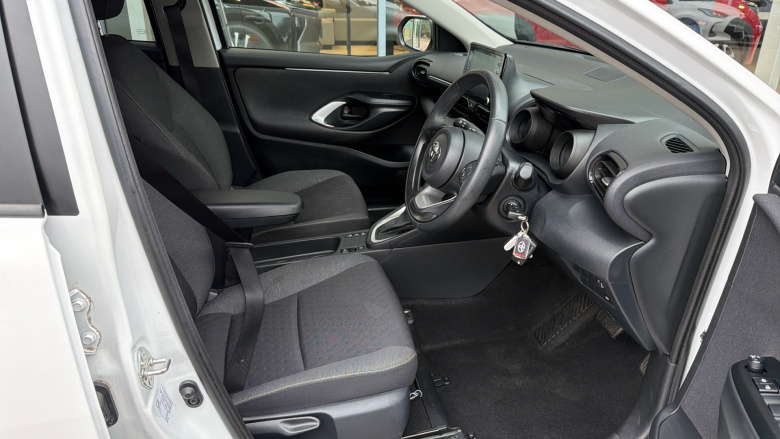 Toyota Yaris 1.5 Hybrid Design 5dr CVT Hybrid Hatchback